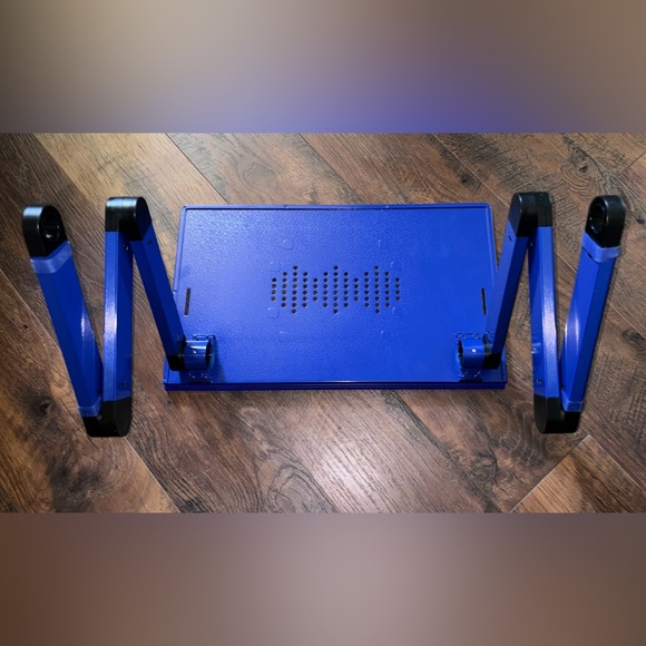 Uncaged Ergonomics Laptop Stand Holder - Picture 9 of 16